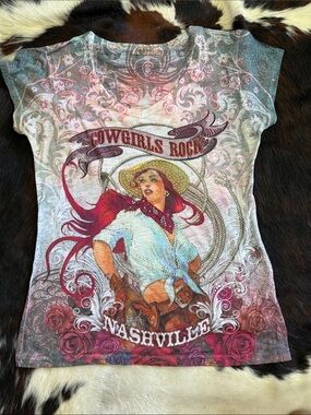 Cowgirls Rock Nashville Graphic Tee - Red & Cream Women’s Top